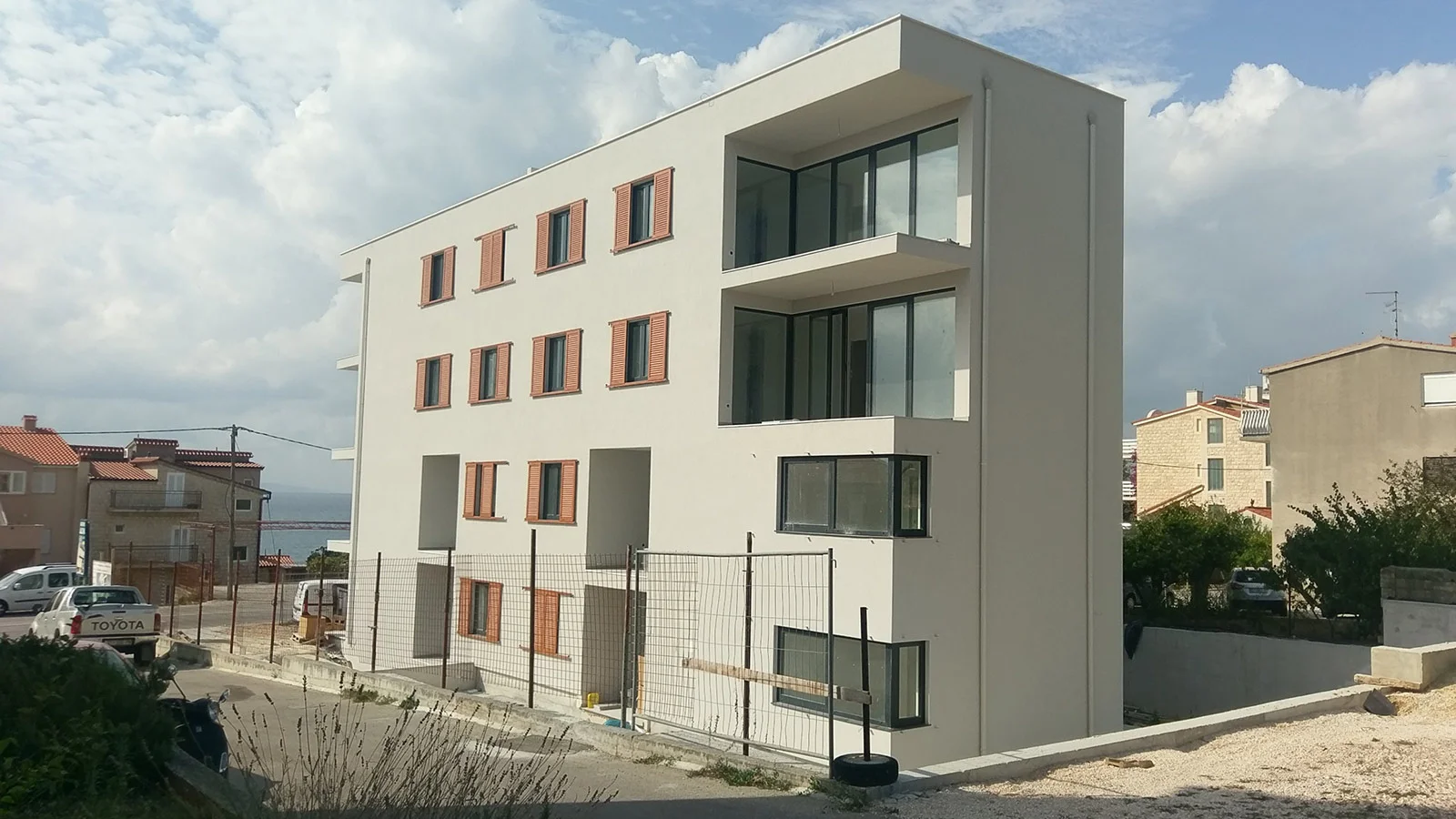 Stambeni kompleks Podstrana 1